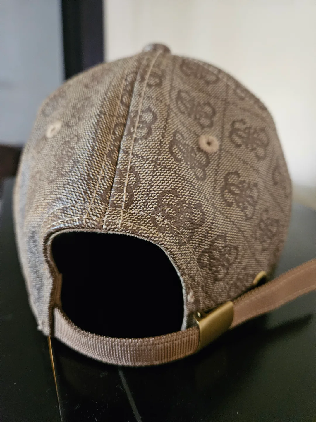 Guess Beige Baseball Cap image indicator(3)