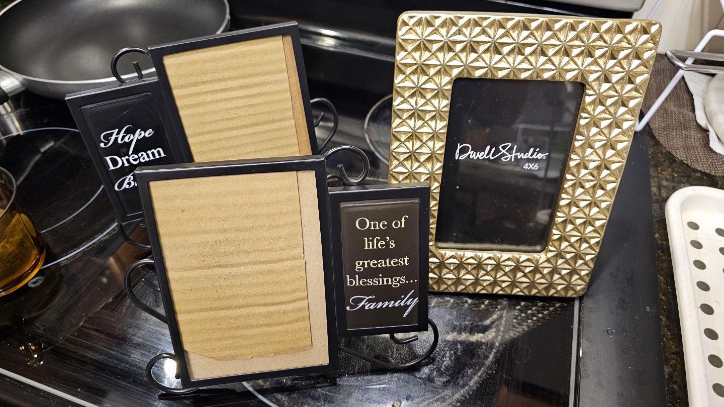 Picture Frames with Inspirational Quotes + 1 Gold Frame