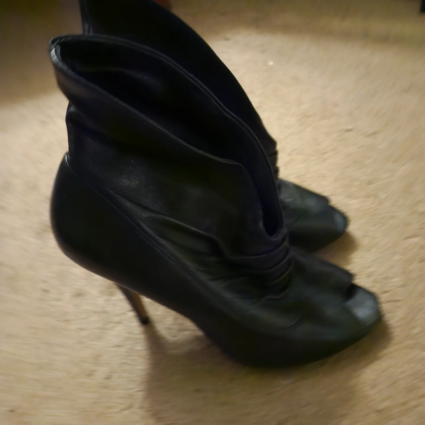 Lady's Heels image indicator(3)