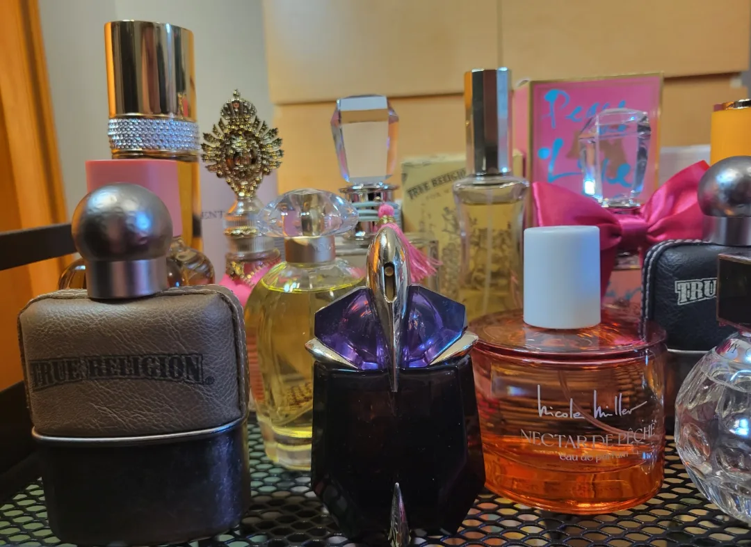Collection of Women's and Men's Perfumes/Colognes image indicator(3)