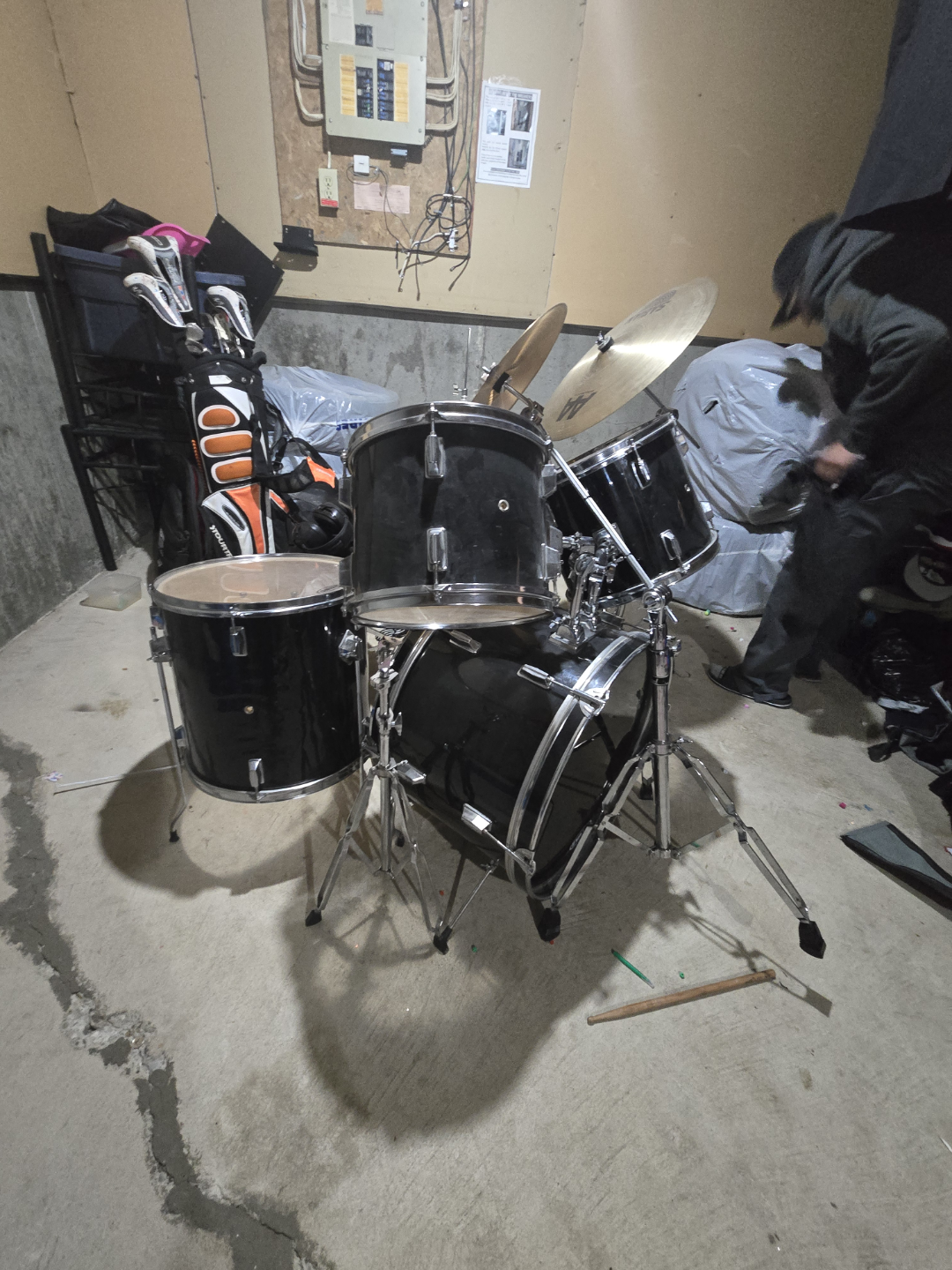 Used Evans Drum Set with Sabian Cymbals and Vic Firth Sticks - photo 2