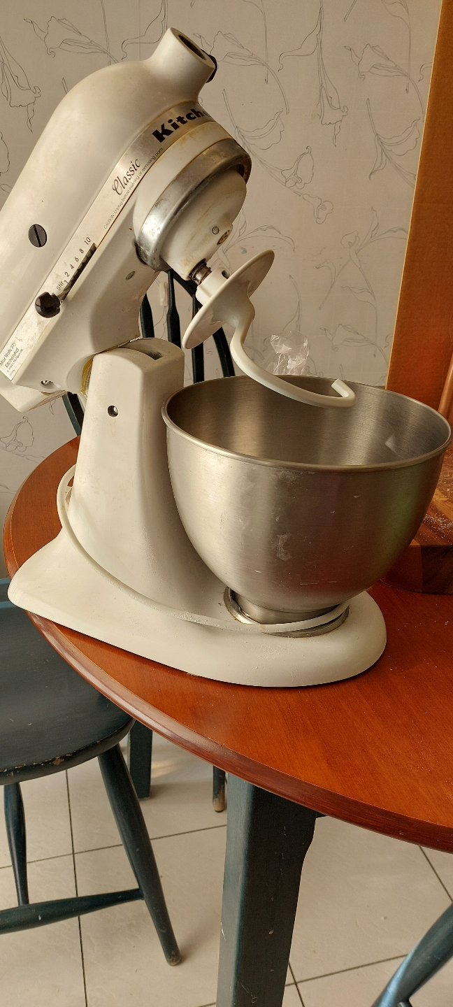 KitchenAid Classic Stand Mixer - White - photo 5