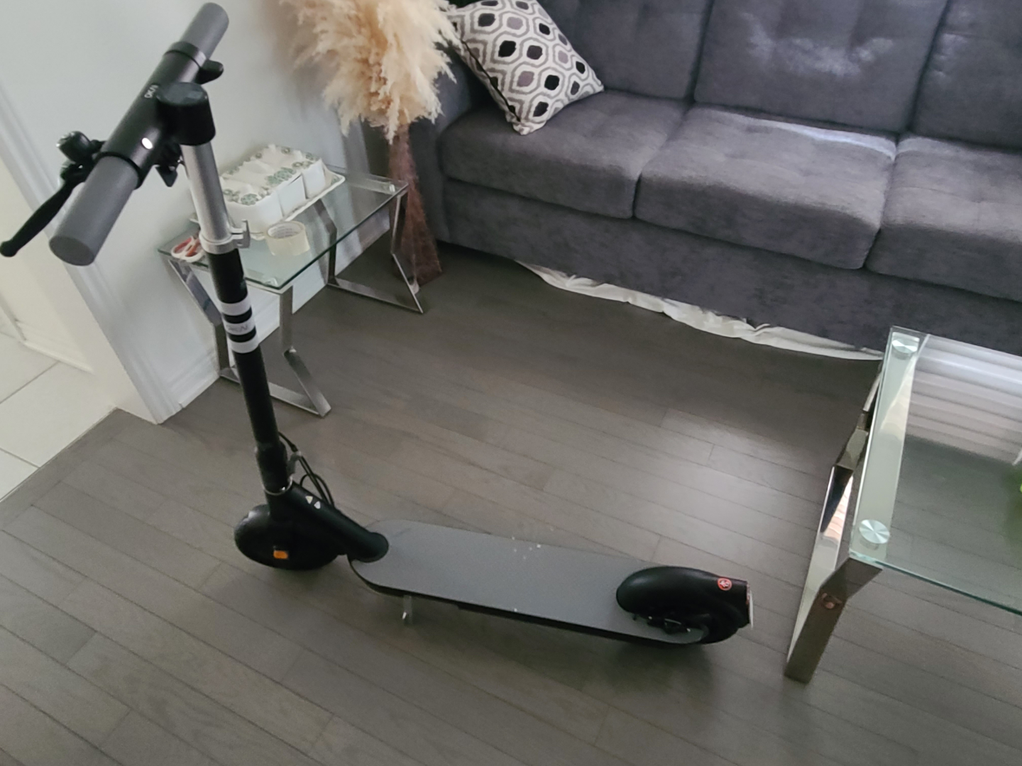 Brand New Electric Scooter – 30 KM Range – Save the Tax – $399 - photo 2