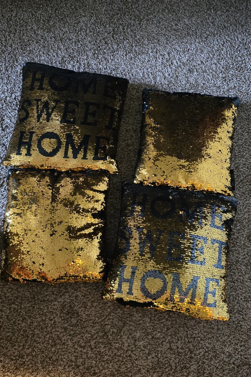 Four reversible sequin pillows - Home Sweet Home thumbnail