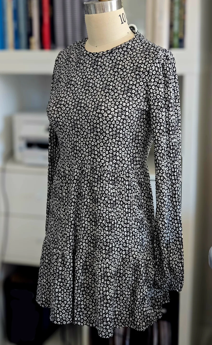 Stradivarius Floral Dress Size Small image indicator(2)