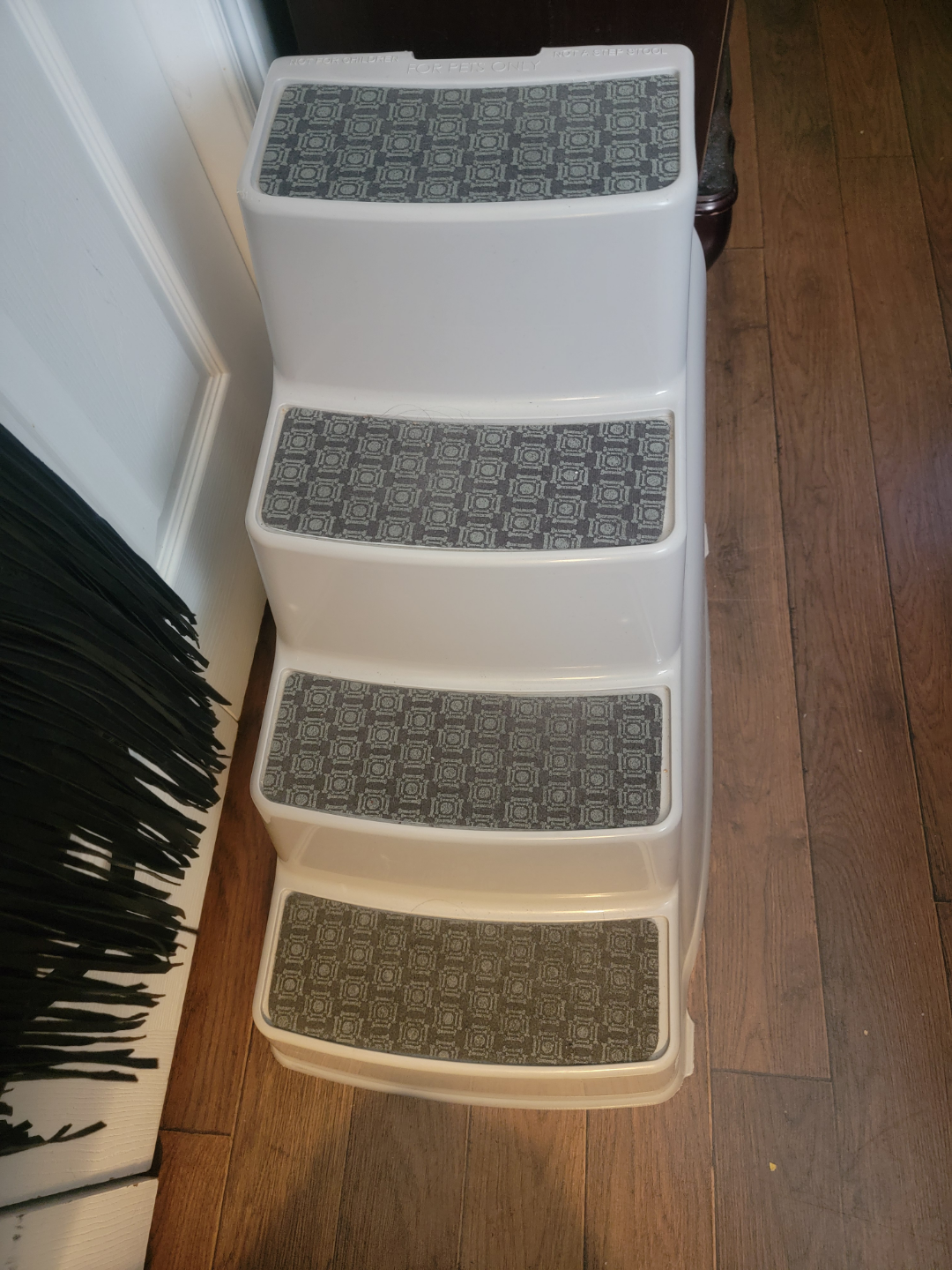 Three-Step Pet Stairs with Non-Slip Surface #freecycle