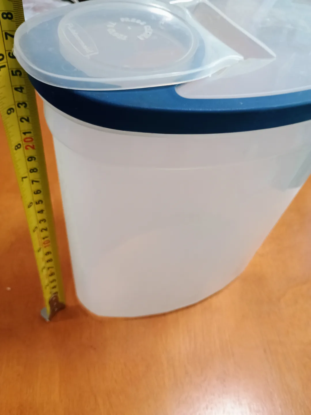#Freecycle Rubbermaid Clear Plastic Cereal Dispenser thumbnail