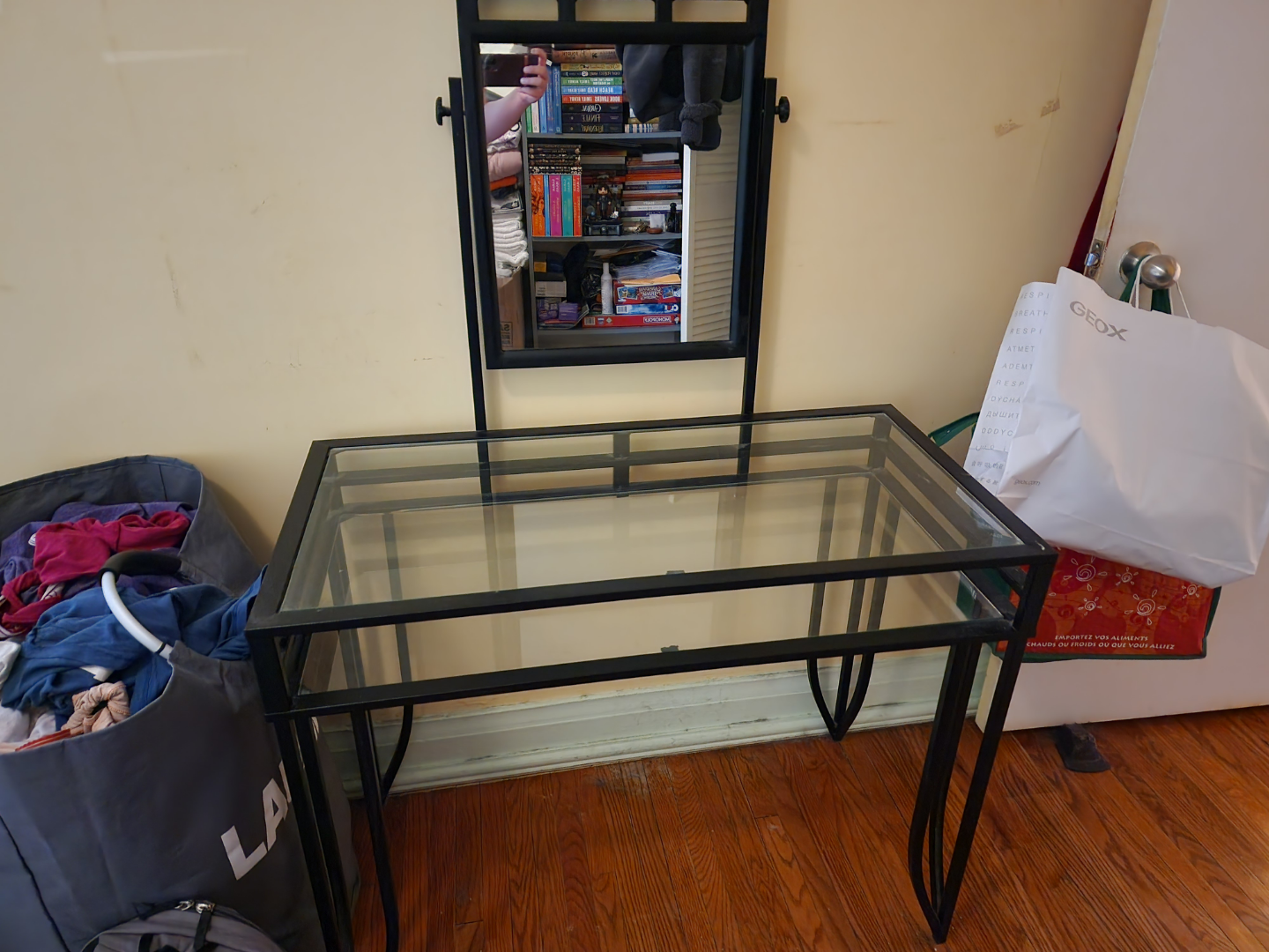 Glass-top Vanity Table with Mirror