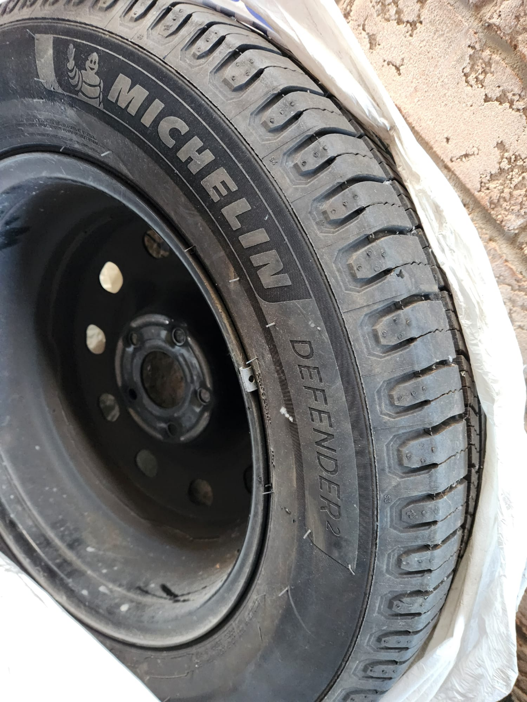 Michelin Defender 2 Tire on Steel Rim x 4 225 65 R17 all seasons
