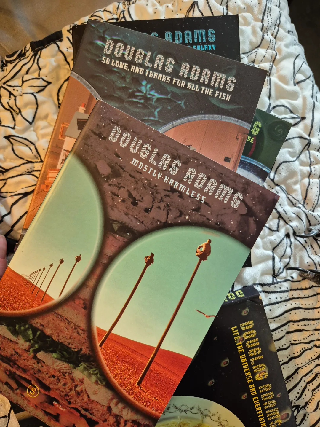 Hitchhiker's Guide to the Galaxy Trilogy - Box Set image indicator(4)