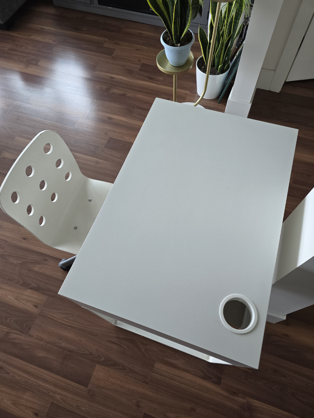 White Desk with Chair - photo 2