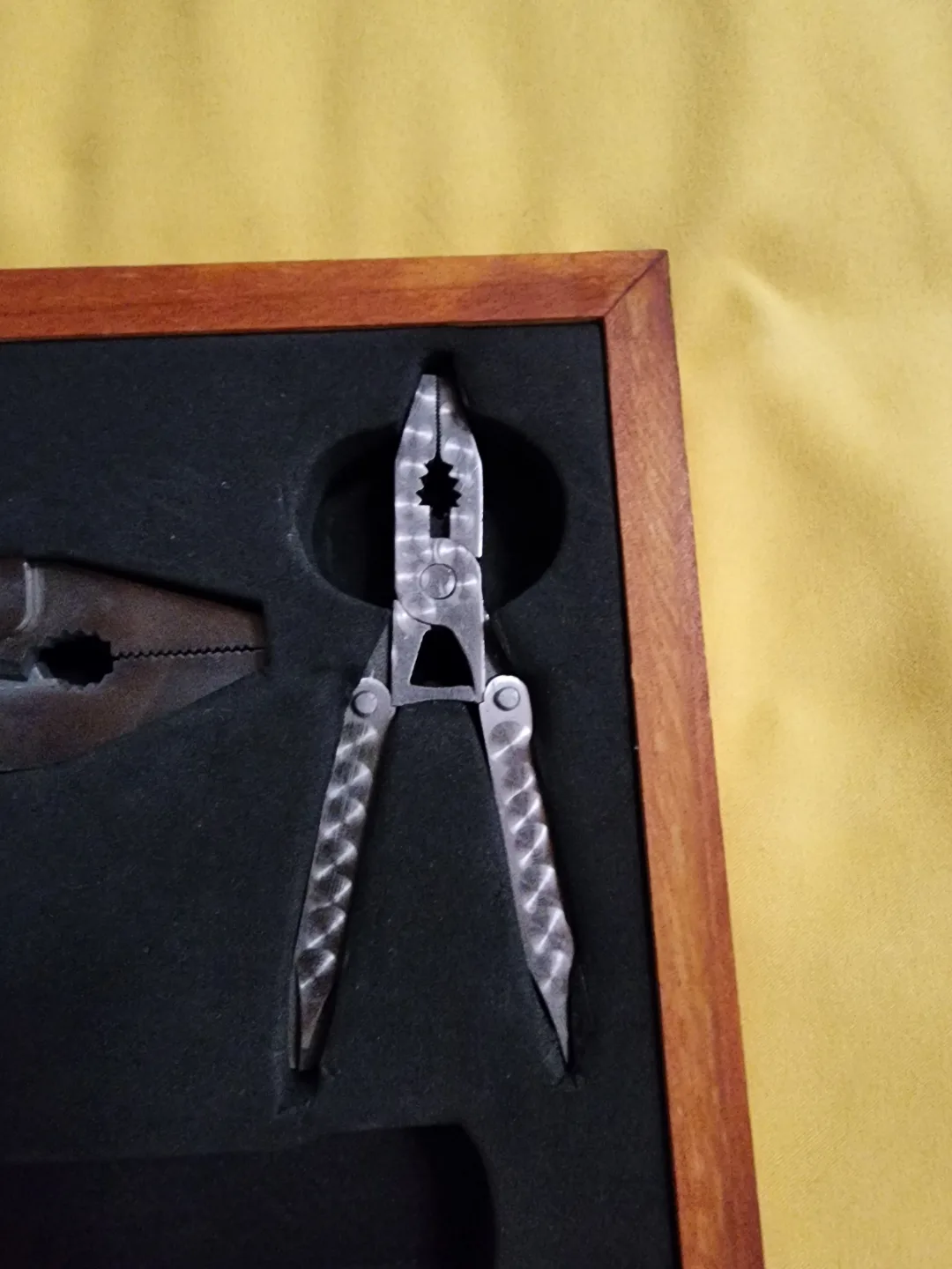 Sheffield Multi-tool Set in Wooden Box image indicator(3)