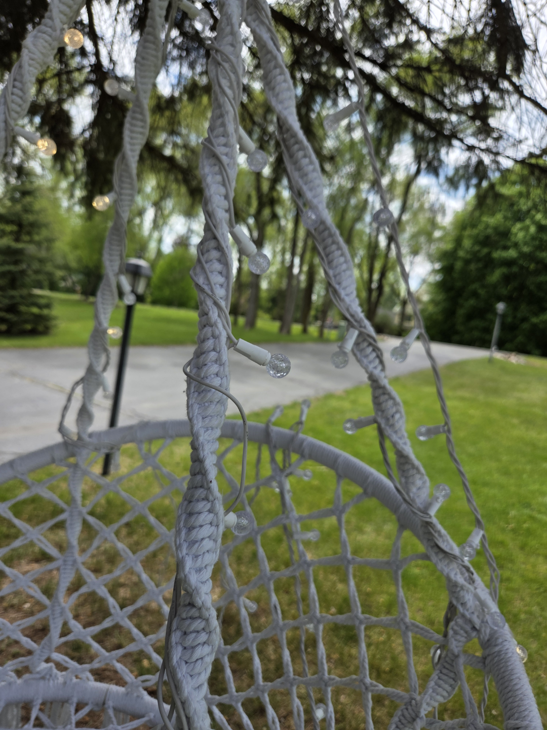 White Macrame Hanging Swing Chair - photo 4