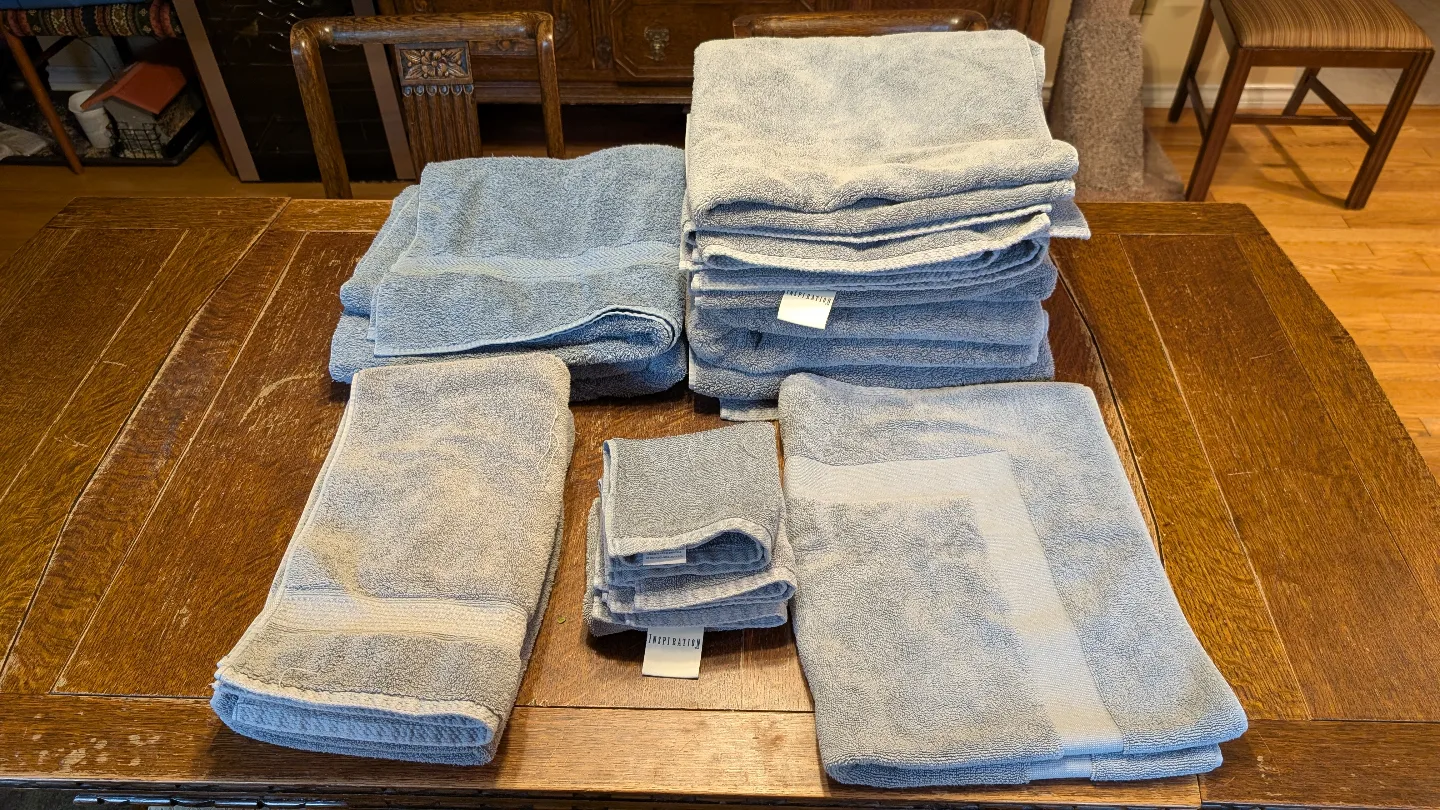 Set of blue grey bath towels