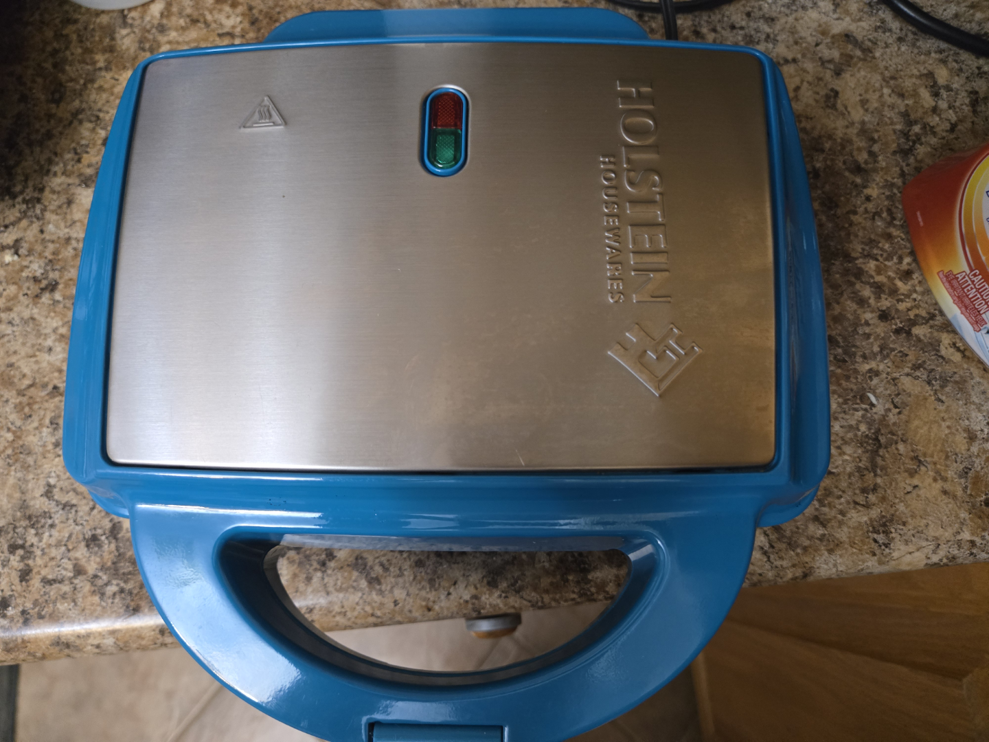 Holstein Housewares Cupcake Maker