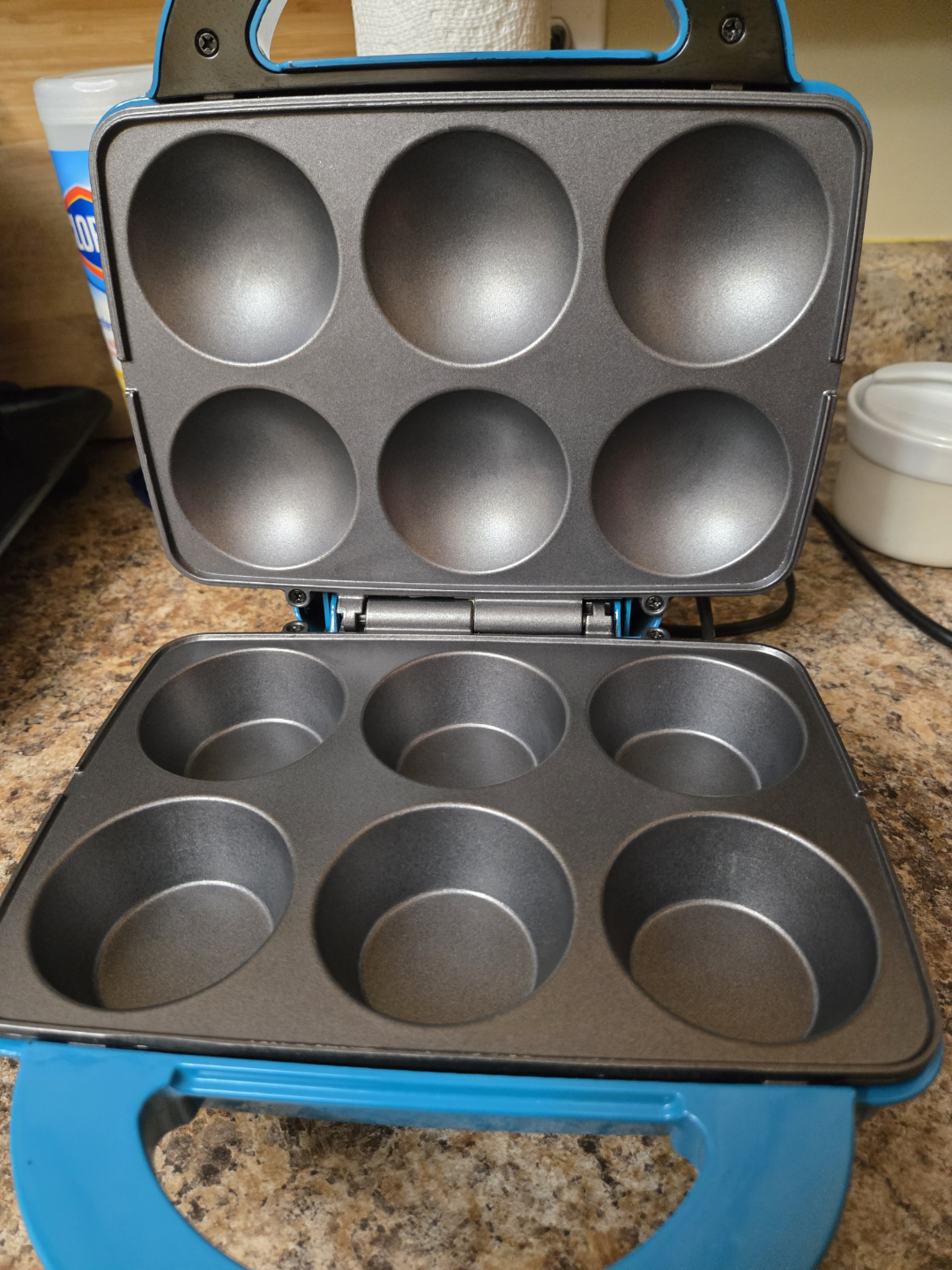 Holstein Housewares Cupcake Maker - photo 2