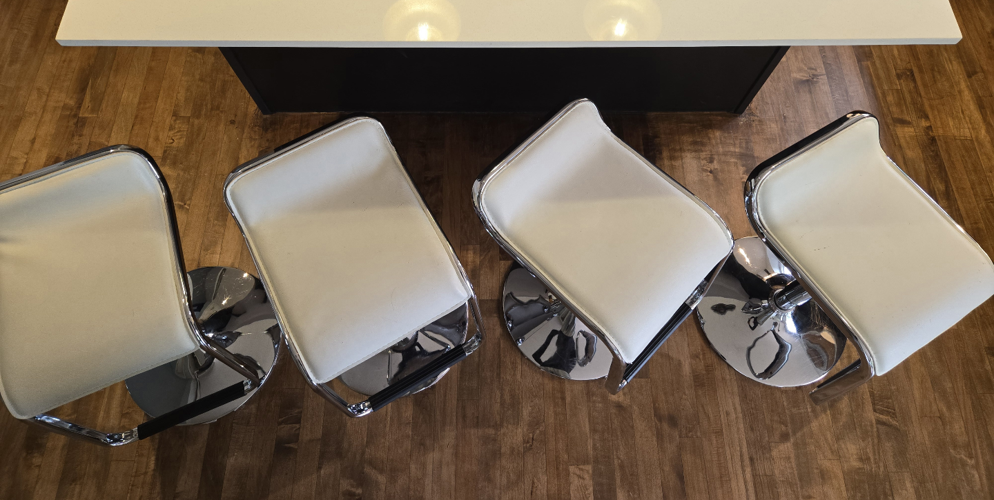 Set of 4 White Adjustable Bar Stools - photo 3