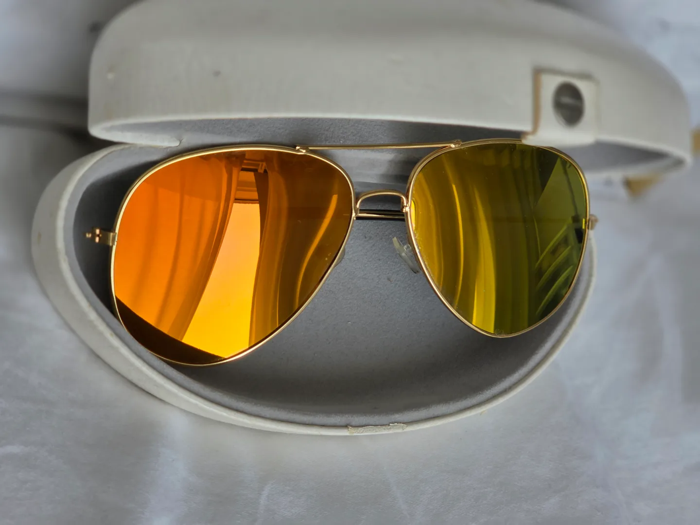 Aviator Sunglasses with Orange and Yellow Mirrored Lenses image indicator(4)