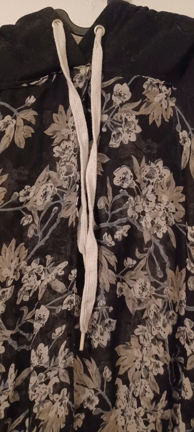 Unique Hooded Floral Cover-up image indicator(6)