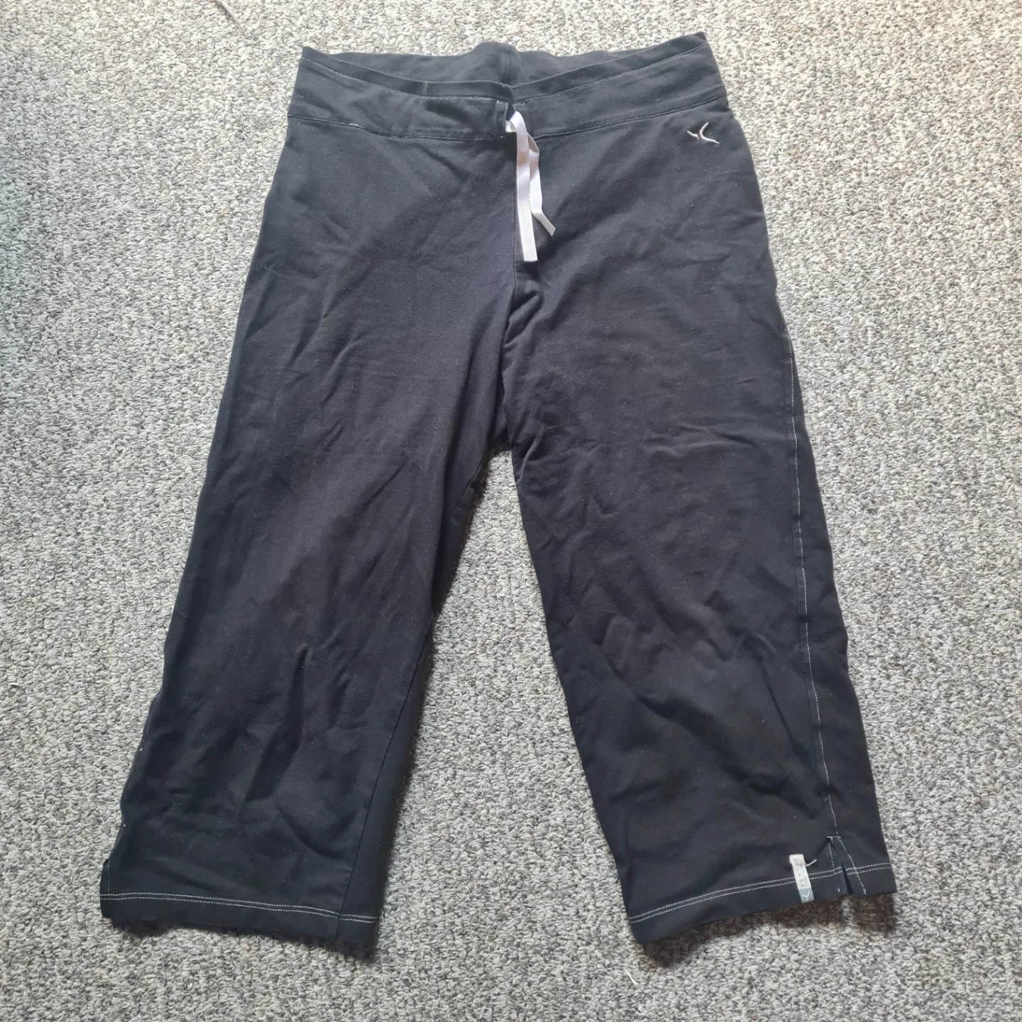 🧡 Decathlon Creation Women's Black Capri Leggings thumbnail