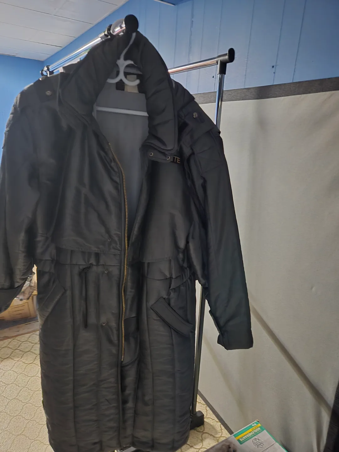 Descente Mens Silver Trench Jacket image indicator(6)