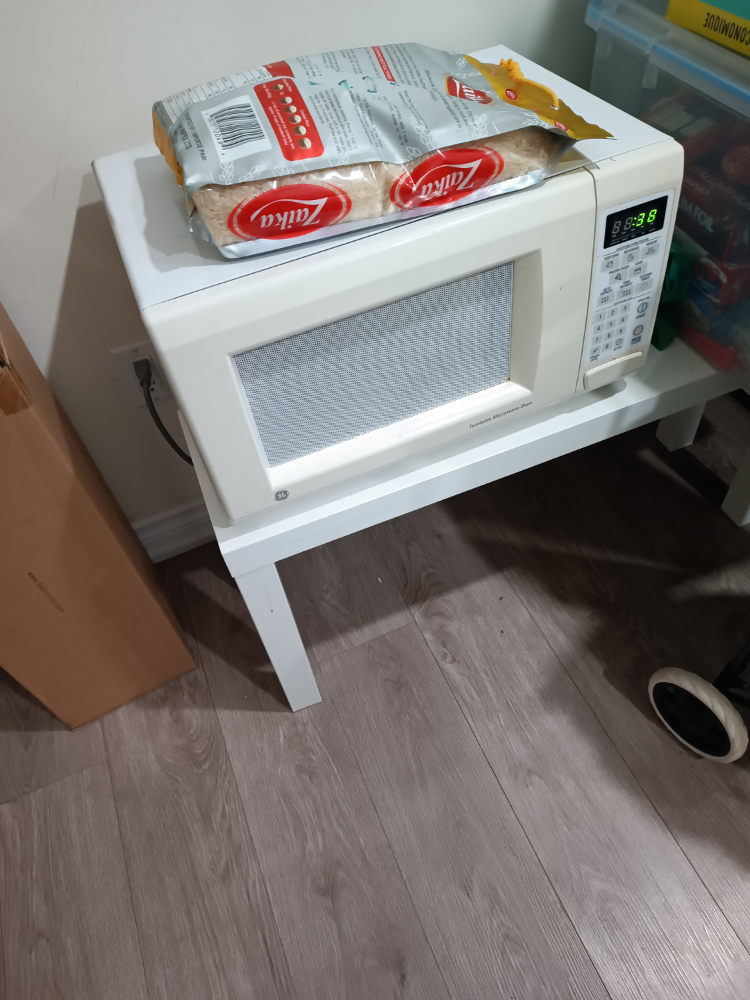 microwave oven - photo 2