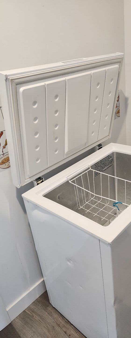 Artic King 3.5 cu. ft. Chest Freezer - photo 3