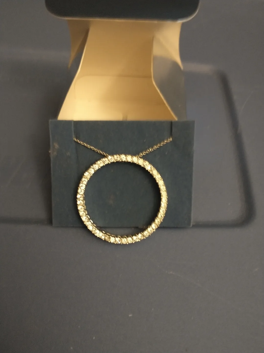 NIB!! AVON RHINESTONE CIRCLE NECKLACE thumbnail