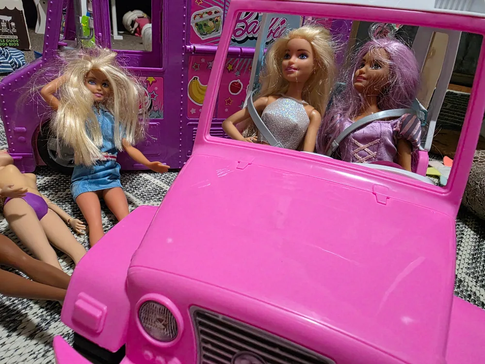 Barbie Jeep and Food Truck Playset with Dolls image indicator(3)