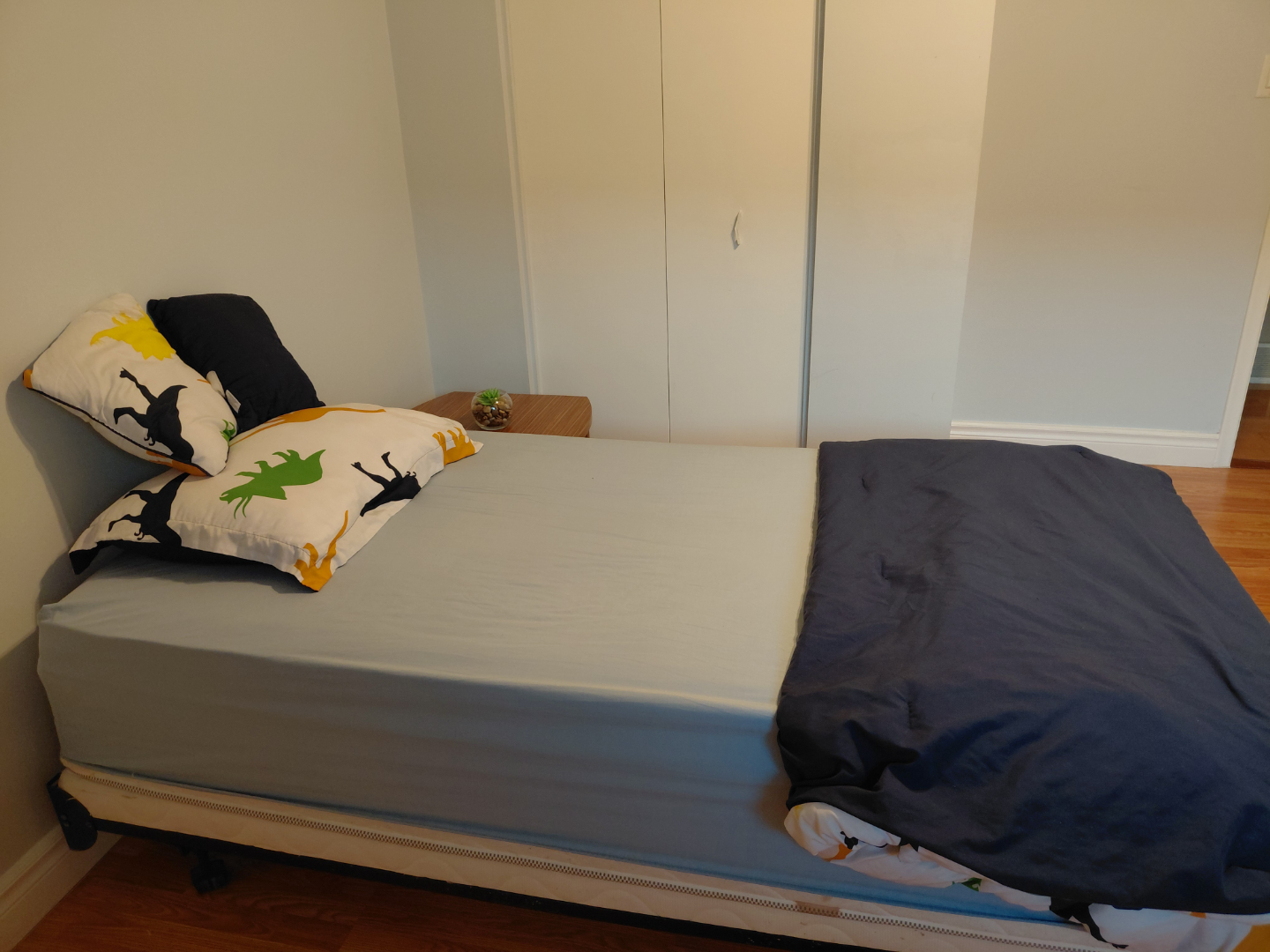 Bed, mattres, pilow and Dinosaur Twin Duvet Cover Set - photo 4