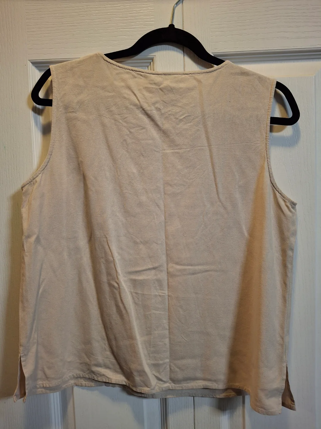 Women's Silk Tanktop image indicator(2)