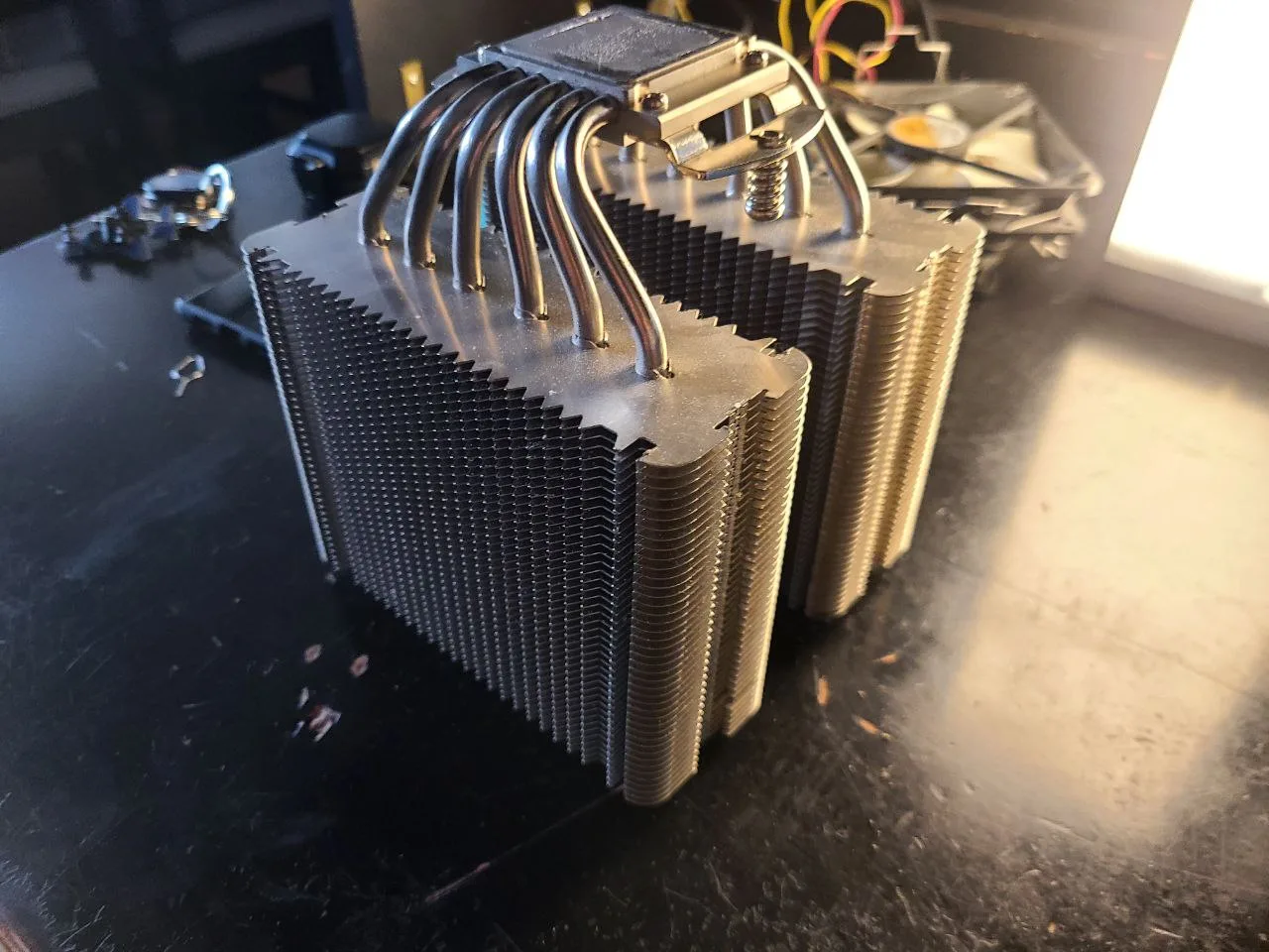 Intel i5 3570k, Asus p8z77-v pro, RAM 8gb X2, noctua cooler image indicator(5)