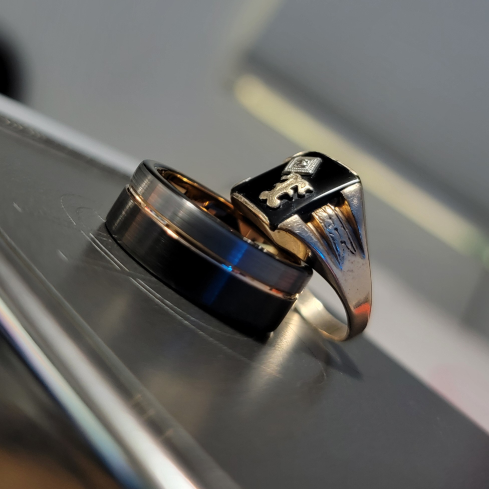 Tungsten carbide band and solid gold ring for men - photo 2