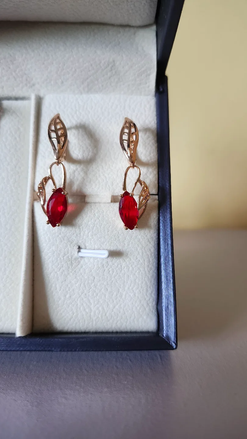 585RG(14K) Rolled Gold Red Drop Earrings  & Necklace Set image indicator(4)