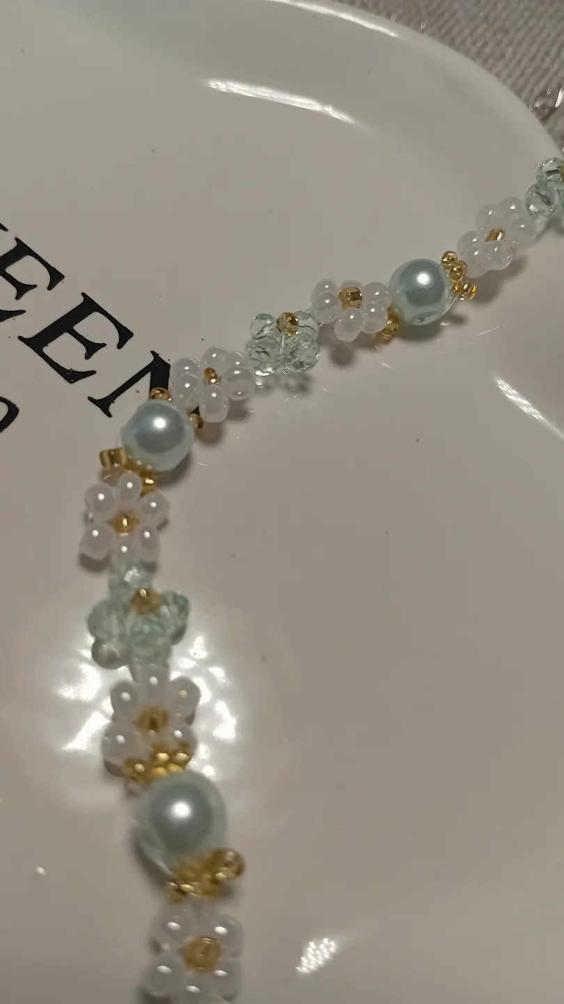 Beaded Bracelet - Mint Green and White Flowers image indicator(8)