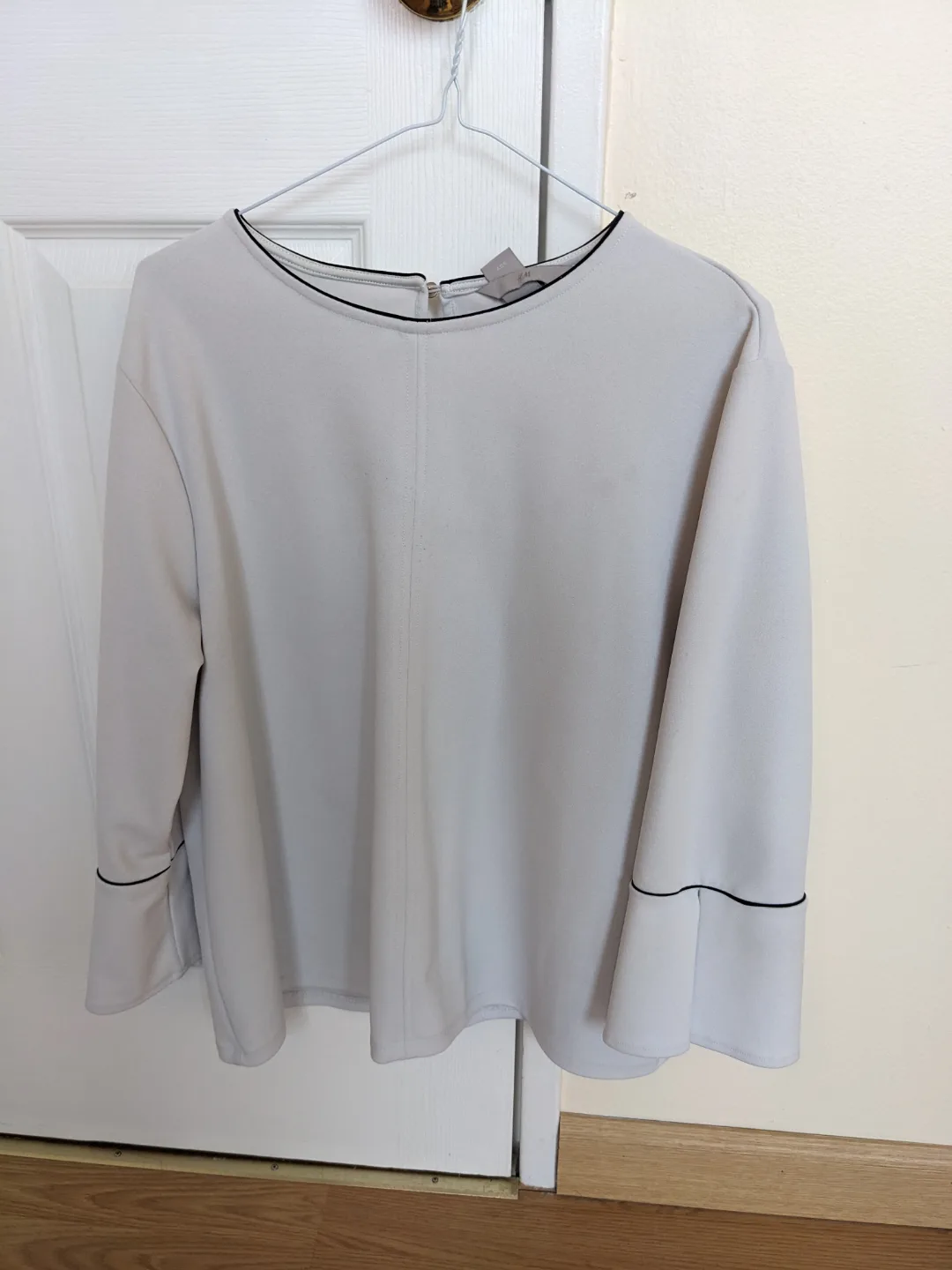 H&M White Bell Sleeve Blouse thumbnail