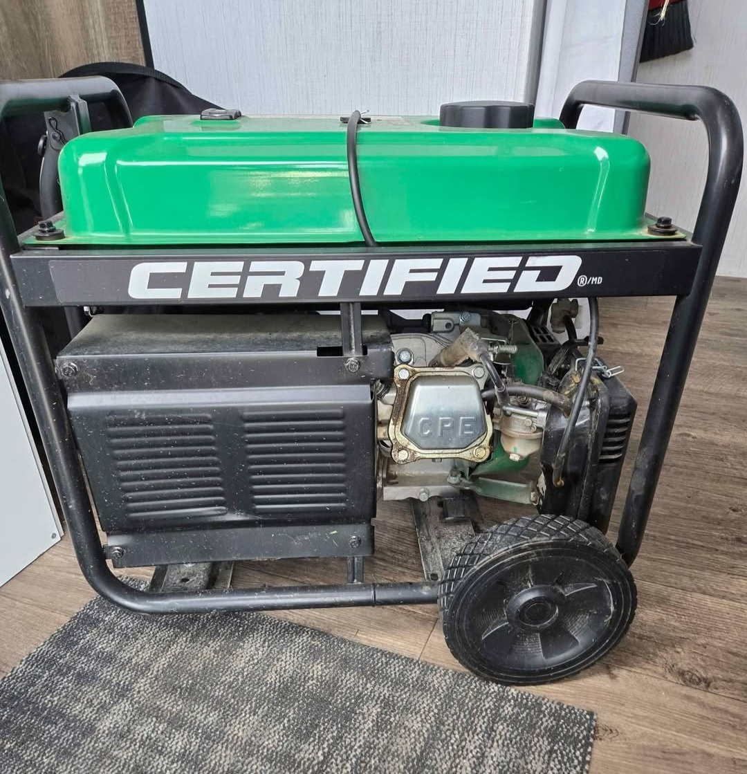 CERTIFIED 4450/3550-Watt Portable Generator - photo 2
