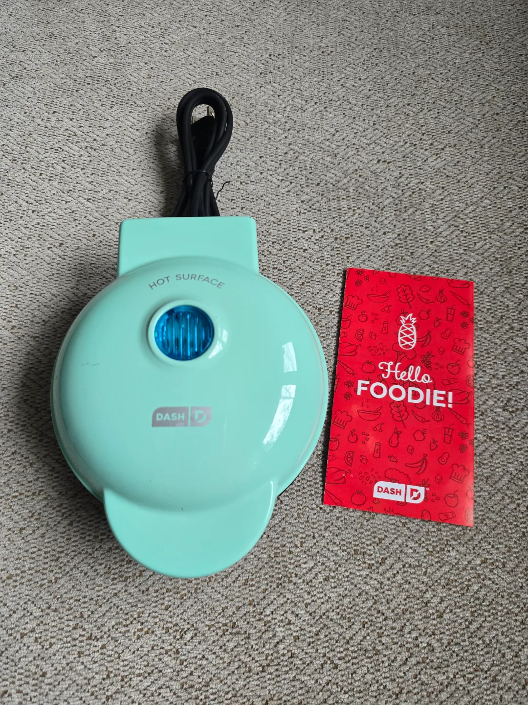 Dash Mini Waffle Maker - Aqua Colour image indicator(2)