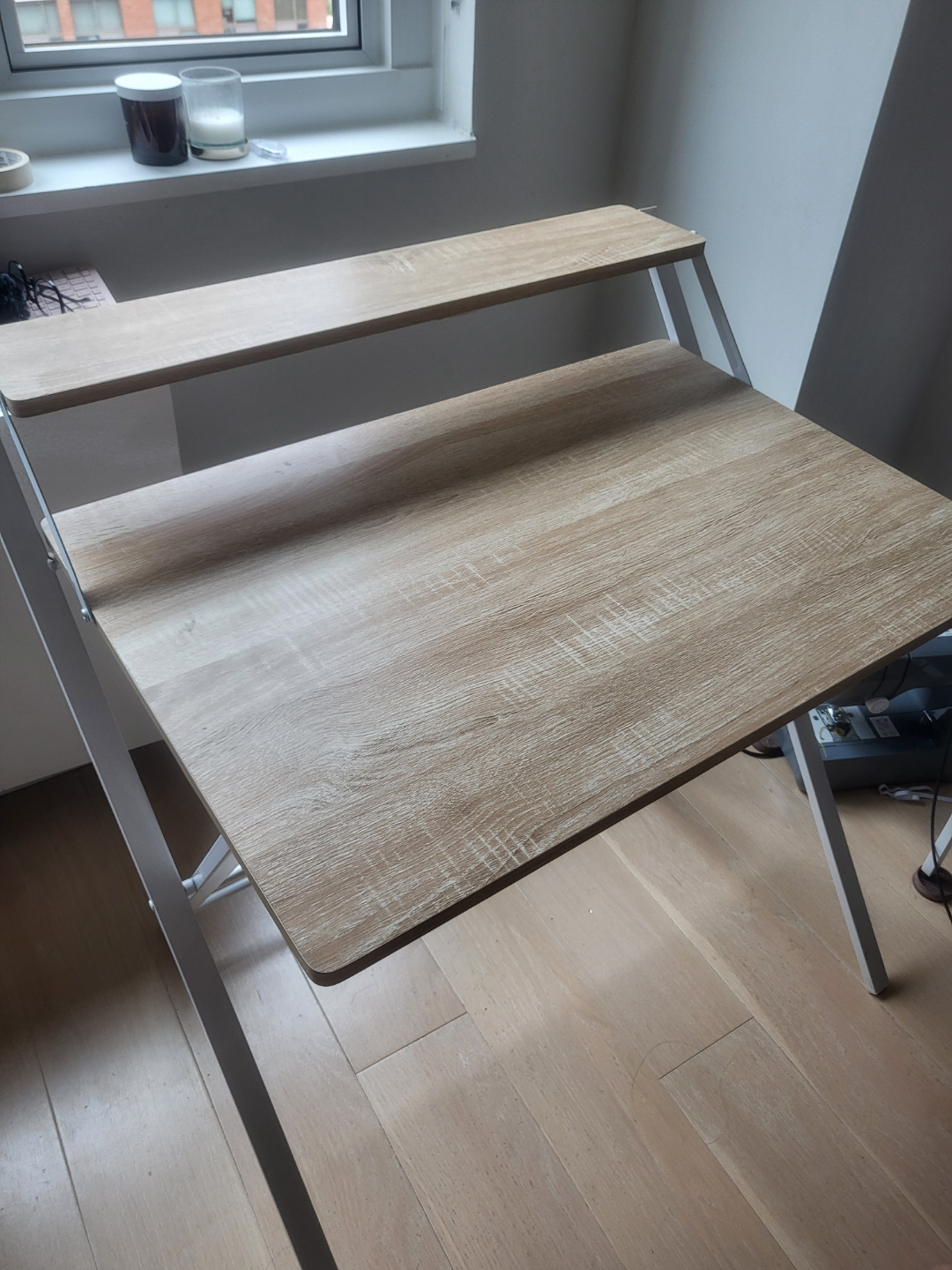 Desk + desk light for free