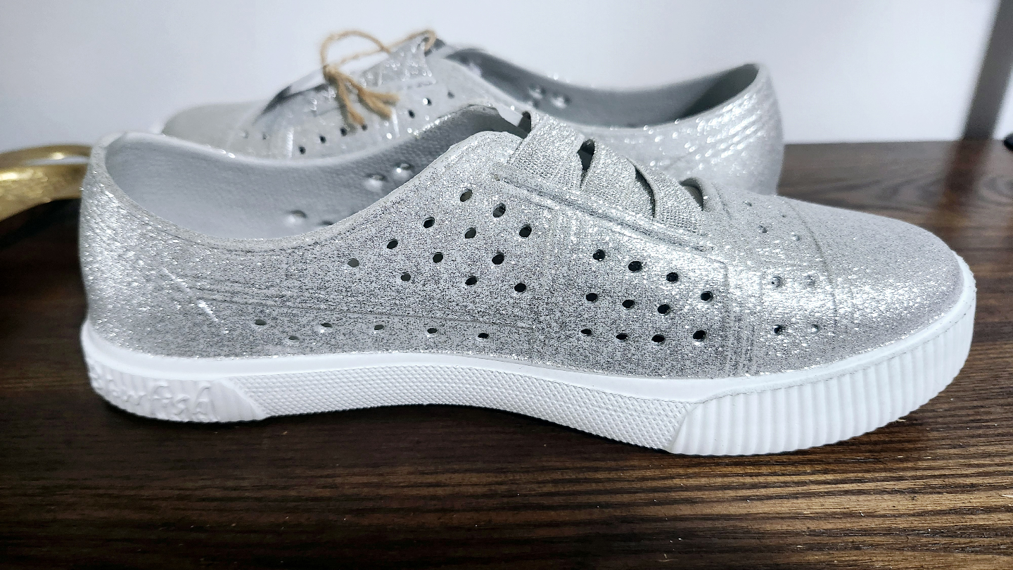 Girls Blowfish Malibu Silver  Sparkle  Shoe Size US 4 Youth￼ - photo 2