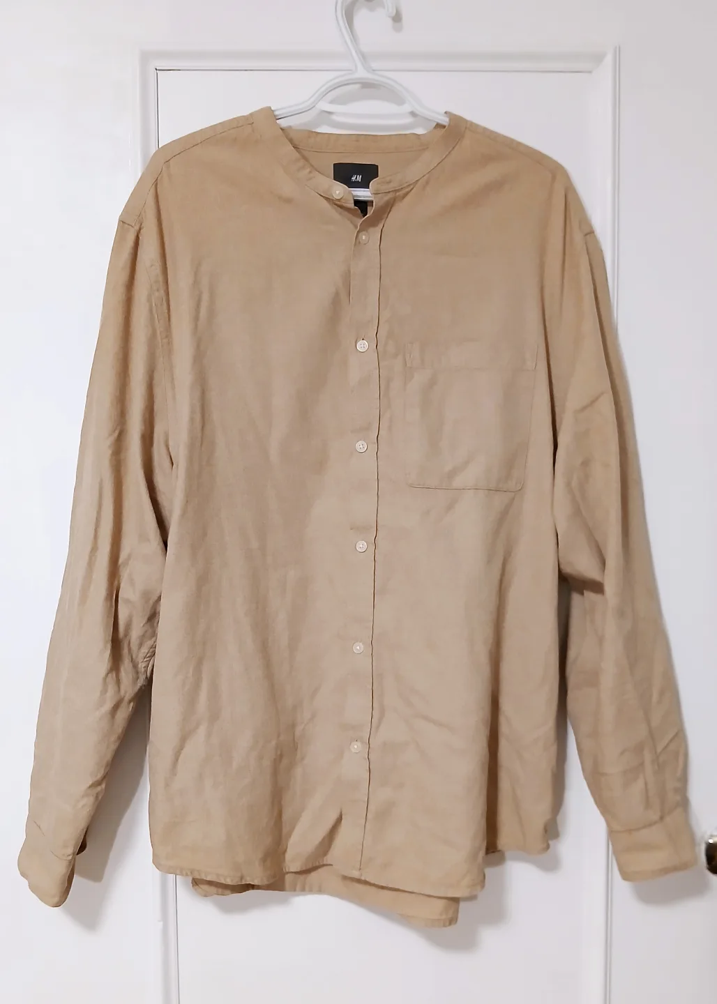 XL Men's H&M Round Collar Button Shirt thumbnail
