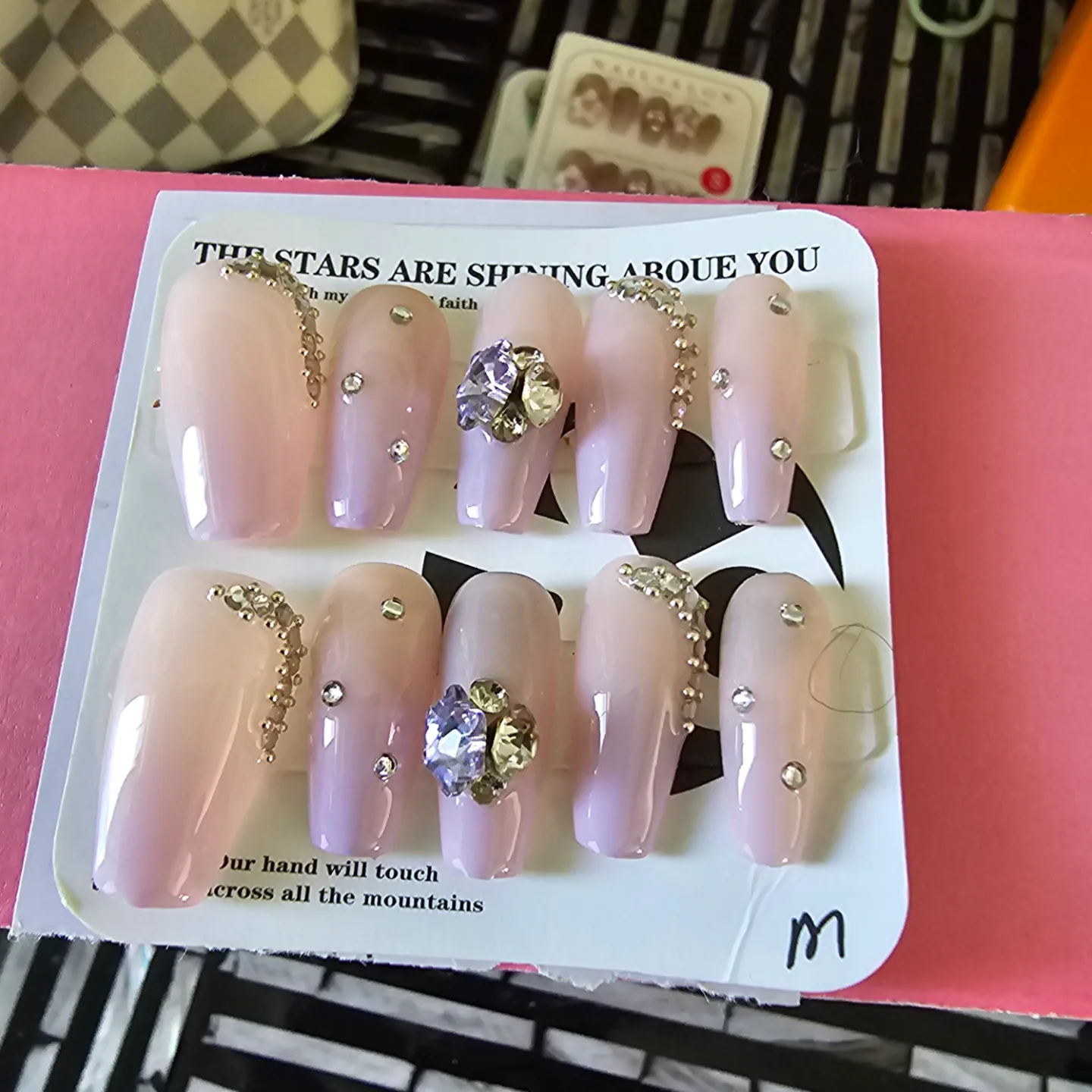Pretty press-on nails thumbnail