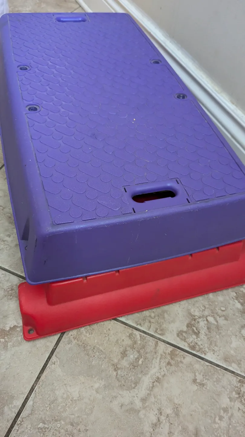 Purple and Red Aerobic Step Platform image indicator(3)