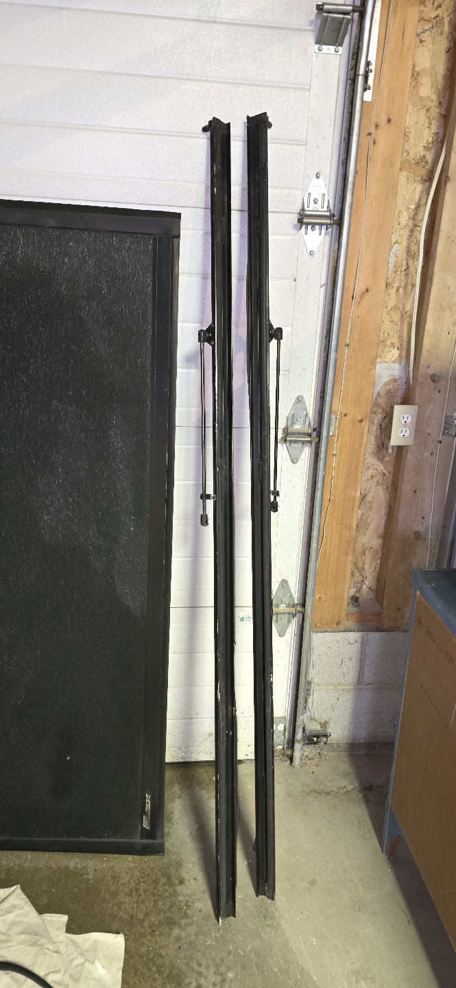 Used UNDERCOVER FLEX Tonneau Cover for Ram Truck - photo 5