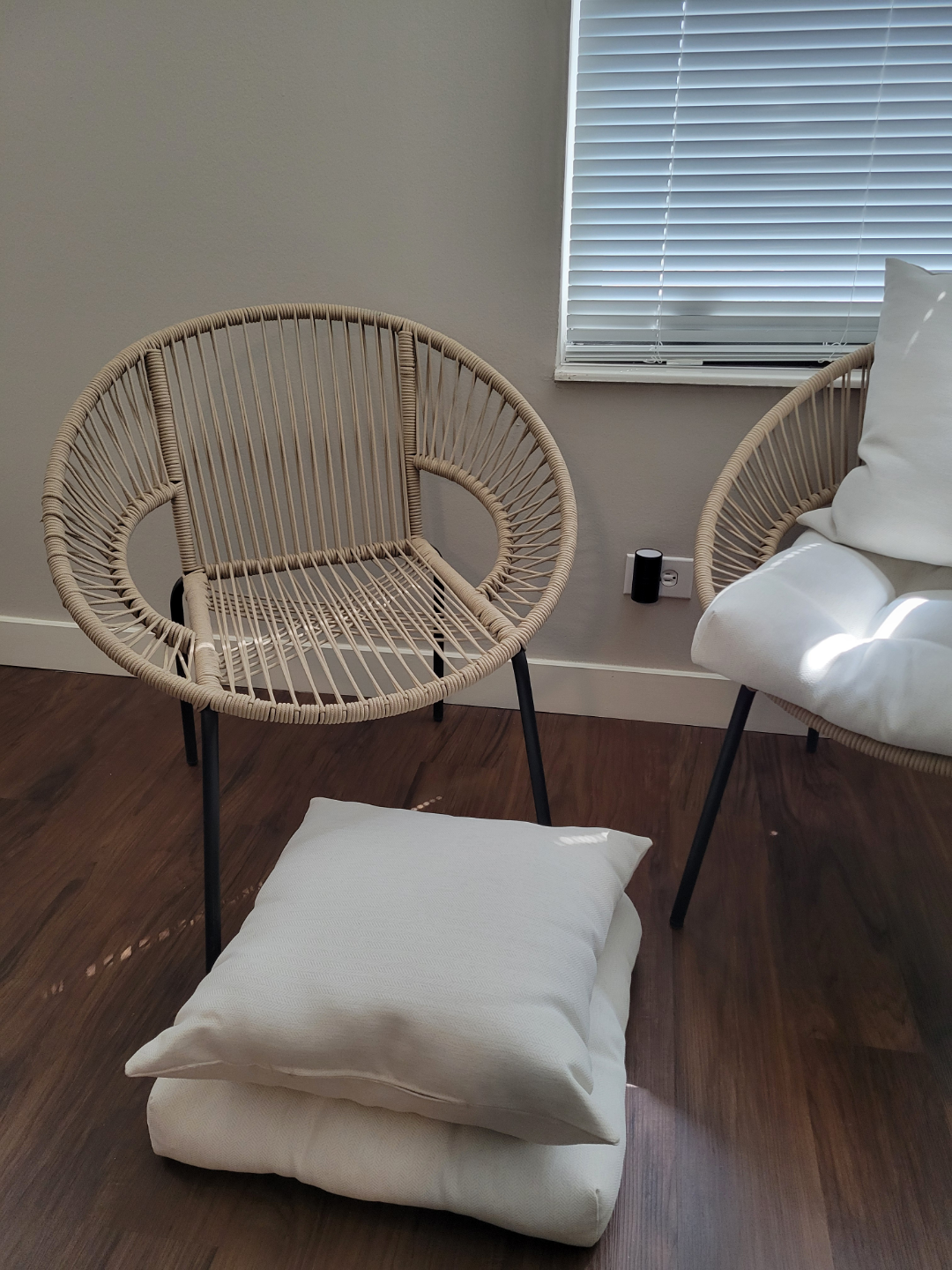 Pair of Woven Rattan Chairs with White Chevron Cushions - photo 2