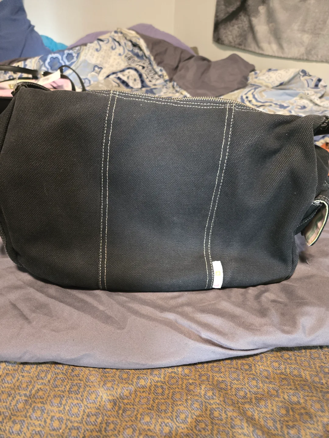 Black Canvas Shoulder Bag image indicator(5)