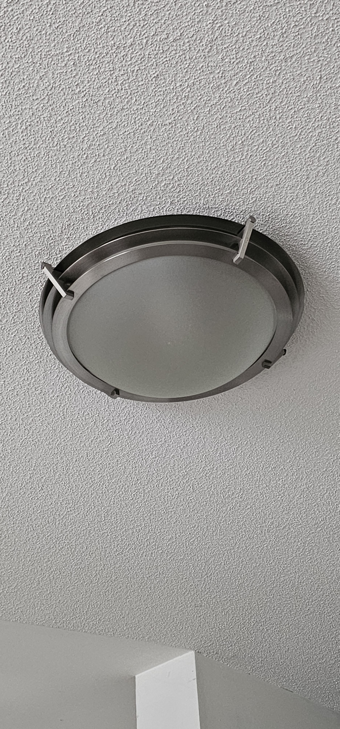 Flush mount ceiling light fixture