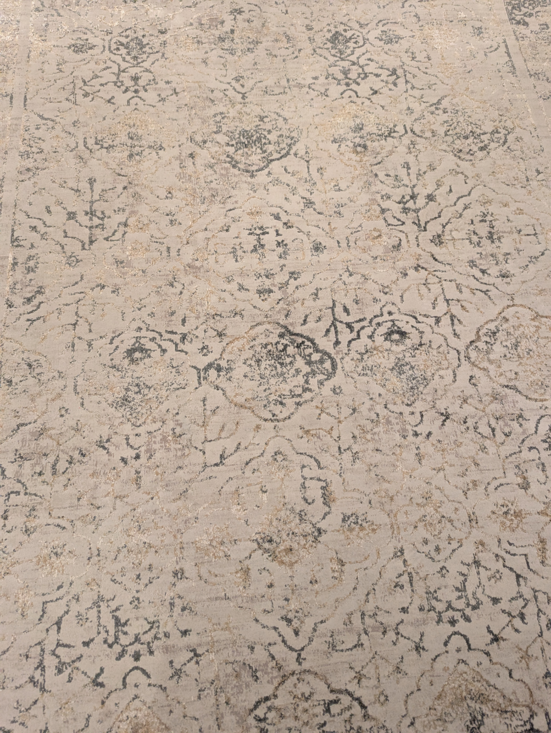 Elegant Area Rug - Beige and Grey Pattern - photo 3