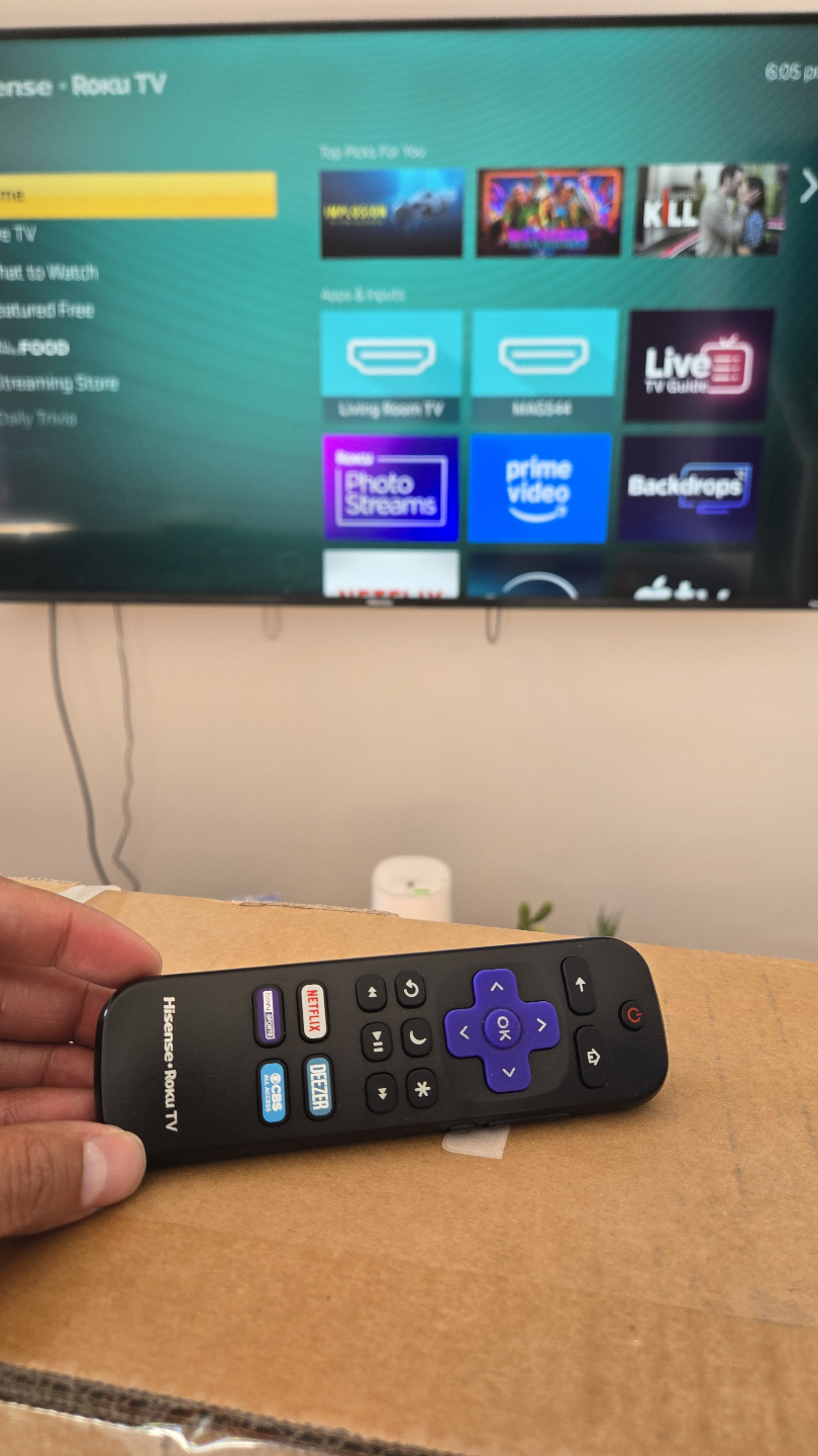 Hisense Roku Smart TV 65" - photo 2
