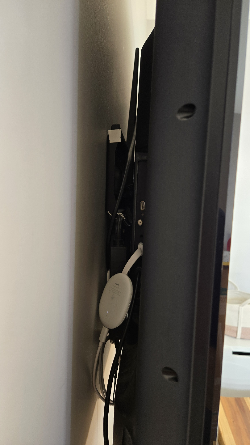 Hisense Roku Smart TV 65" - photo 3